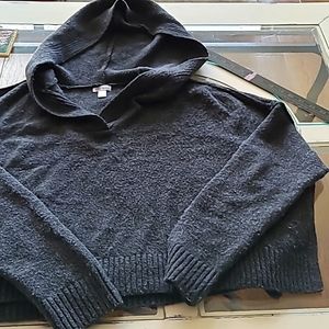 Big sweater with a hood